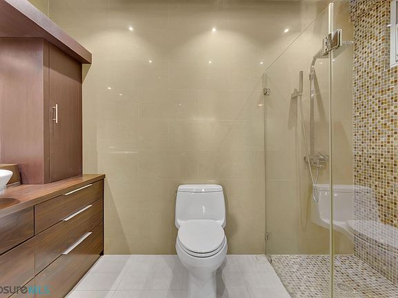 2nd image of Km 5.2 Int Carr #413-apt 2