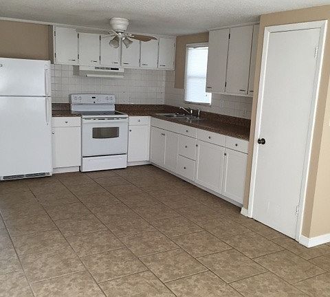3rd image of 2111 Smithfield Cir S