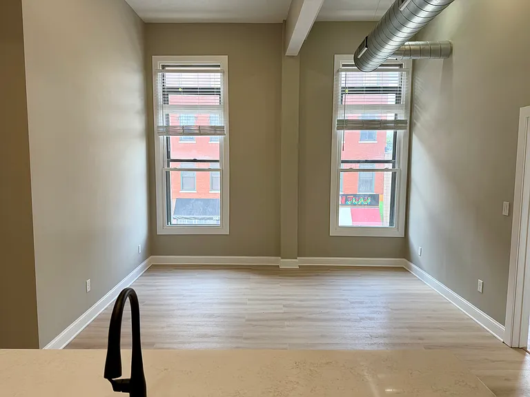 347-355 Main St #4 — Photo 6