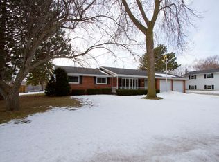 1343 Circle Dr, Green Bay, WI 54313