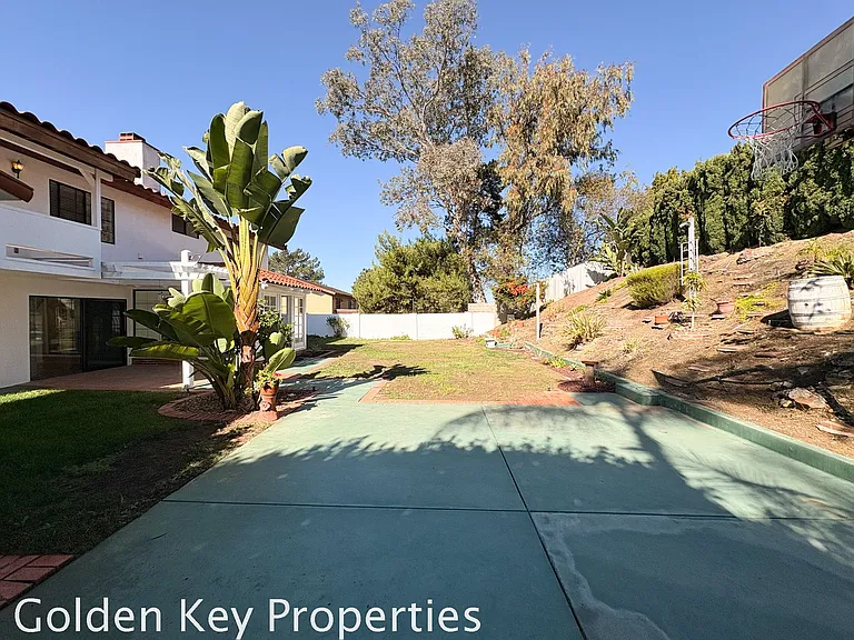 2475 Unicornio St — Photo 41