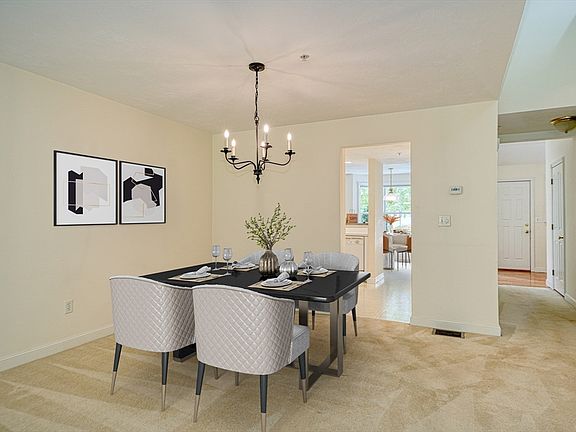 5th image of 115 Westminster Dr Unit 115