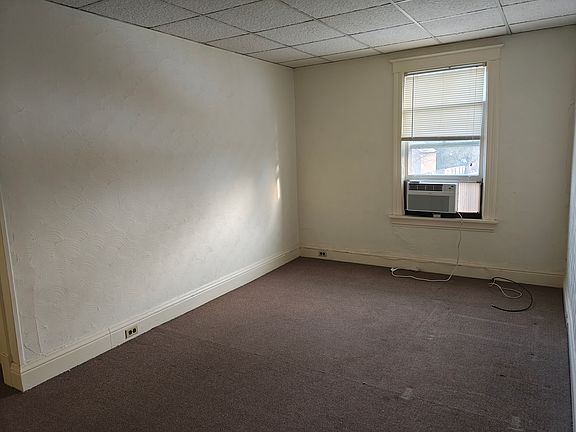4th image of 160 Main St #4