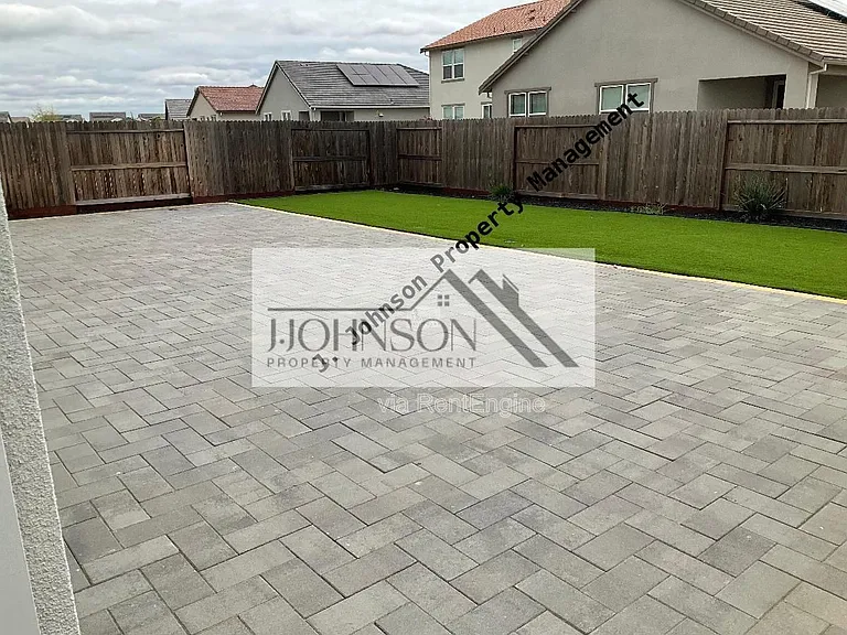 994 Osprey Dr — Photo 13