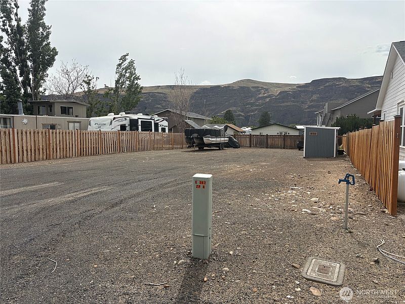 5th image of 826 SW Chukar Place