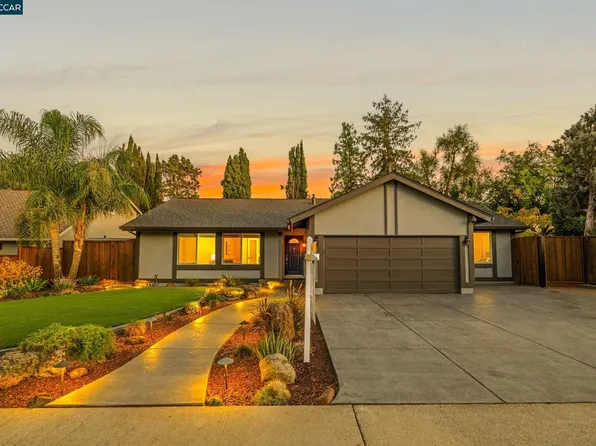 2690 Lyon Cir, Concord, CA 94518