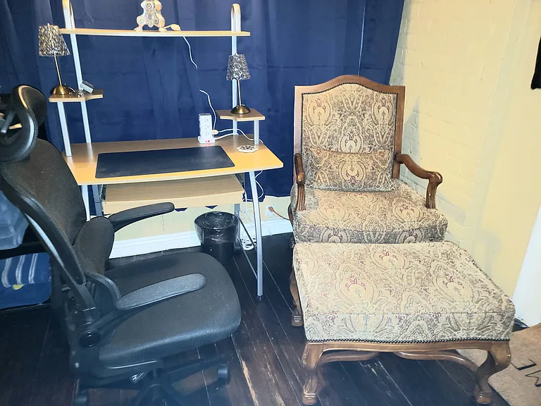 Sun Room at $1275/mo
