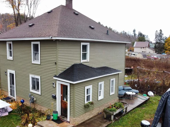 206 N Stone St, Ishpeming, MI 49849