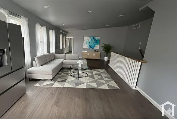 1 bed, $1,000 — Photo 2