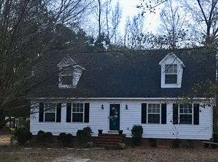 81 Green Place Rd, Lake Waccamaw, NC 28450