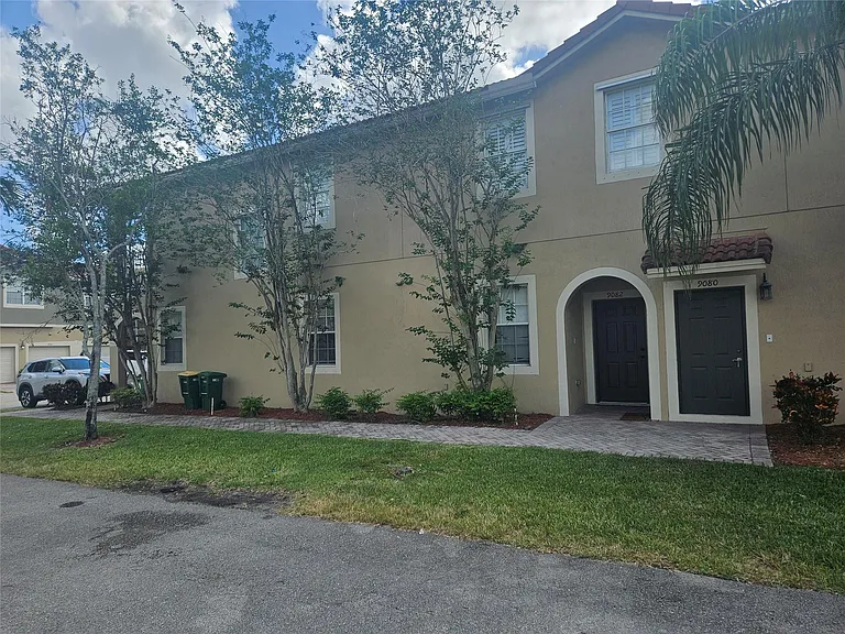 9082 Plymouth Pl #9082 — Photo 17