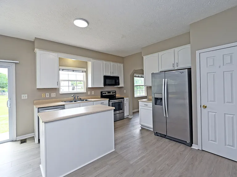 8097 Winding Creek Ct — Photo 13