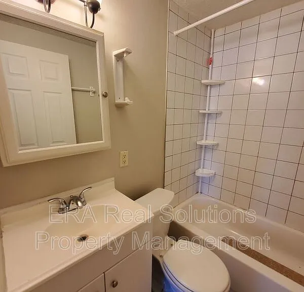 839 S Ogden Ave — Photo 10