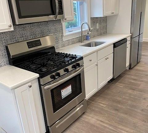 4th image of 49 Greenwood Ave #1