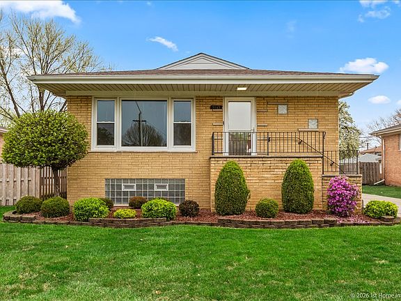 3rd image of 9013 Melvina Ave