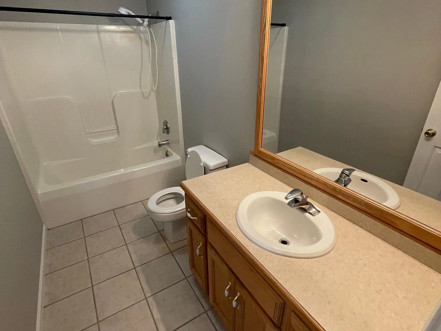 3 bed, 1200 sqft, $1,250 — Photo 1
