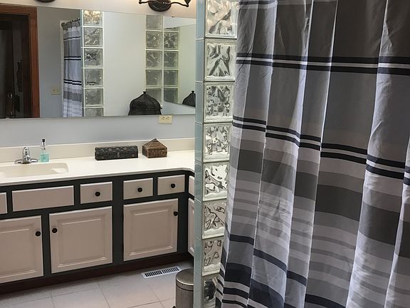 Updated upstairs bathroom 