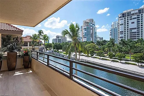 4400 Gulf Shore Blvd N #3-305 Photo 1