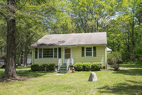 1st image of 2416 Margaret Ave