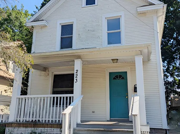 223 Woodlawn Ave, Lansing, MI 48910