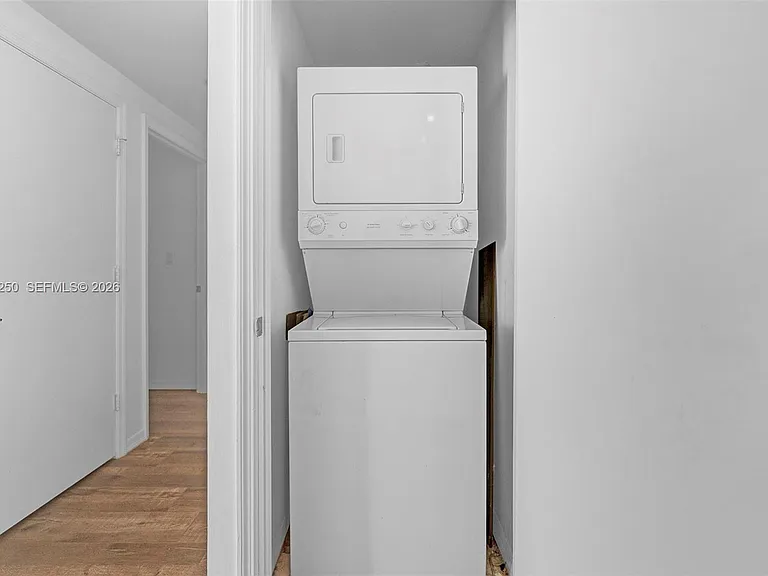 55 SE 6th St #1208 — Photo 21