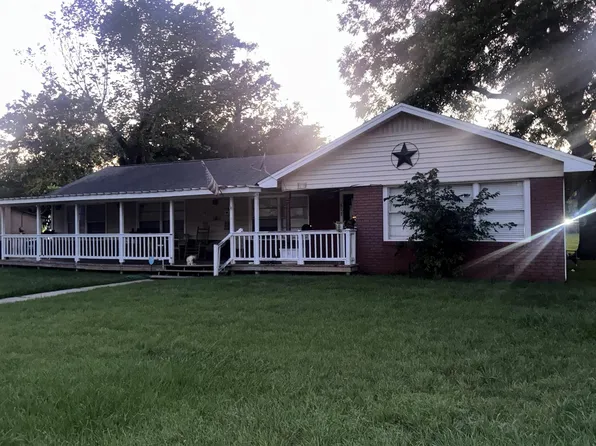 517 N Lake Ave, Eagle Lake, TX 77434