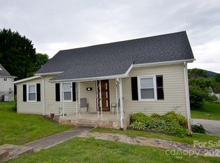 60 3rd St, Marion, NC 28752