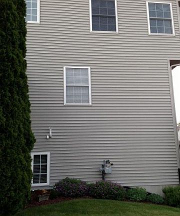 4th image of 7094 Reflection Dr NE