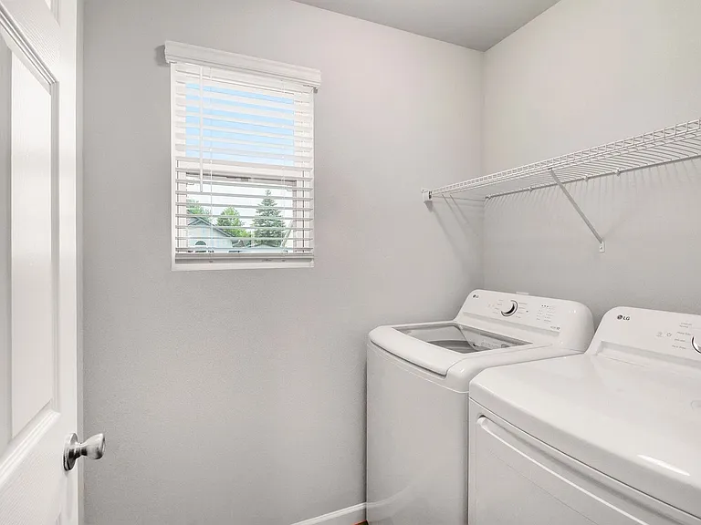 225 Wildflower Dr — Photo 11