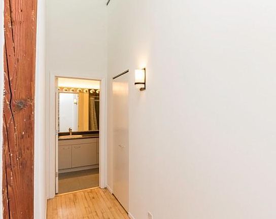 4th image of 932 W Wrightwood Ave #1028