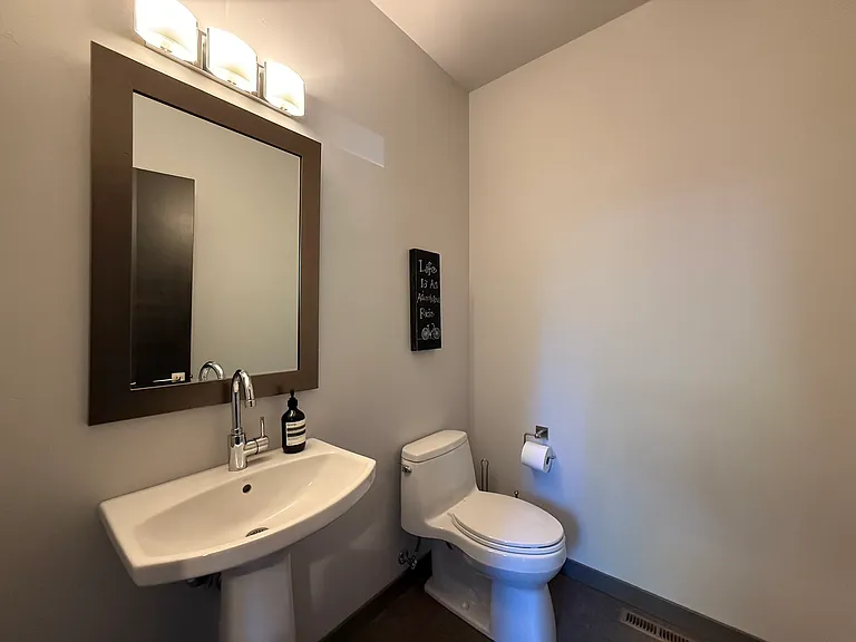 61557 Hosmer Lake Dr — Photo 29