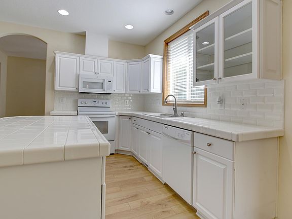 2nd image of 10518 NE 114th Ct