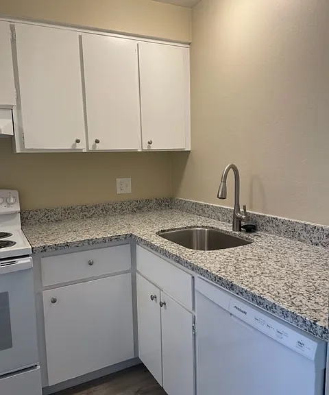 Matanzas Garden Apartments — Photo 9