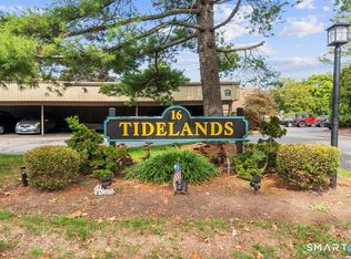 16 Pine Orchard Rd APT 9, Branford, CT 06405