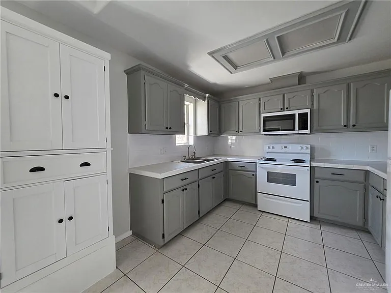 700 Sandpiper Ave — Photo 10