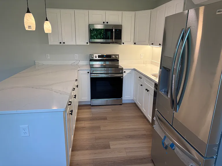 469 Amherst St #2R — Photo 3