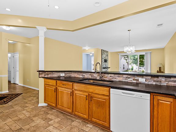 3rd image of 13569 Winterberry Ln