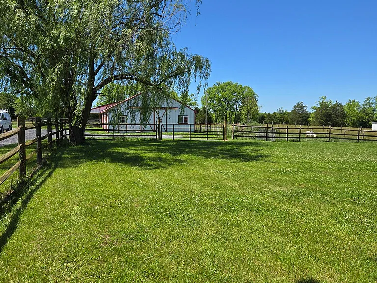 8293 Leetown Rd — Photo 68