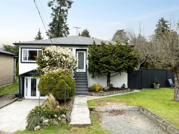 870 Pendene Pl, Saanich, BC V8X 3A1