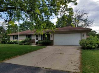 8958 Galaxy Dr, Machesney Park, IL 61115