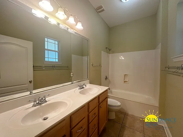 1533 Venice Ave — Photo 18