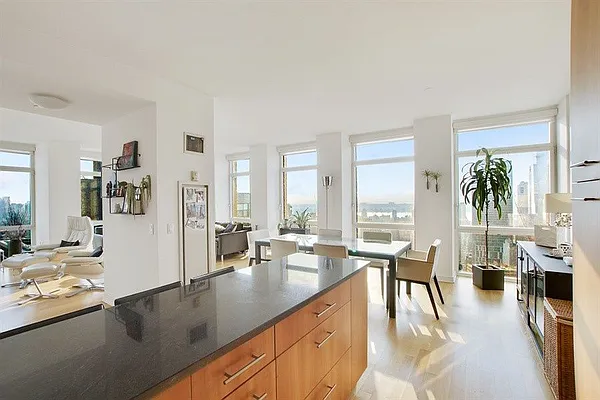 Rented by Compass | media 25