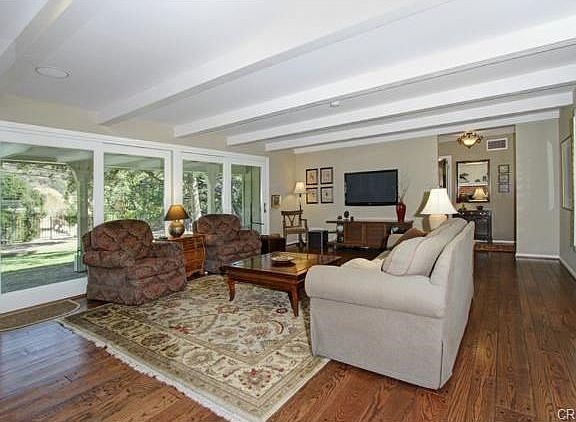 5th image of 1910 Highland Oaks Dr