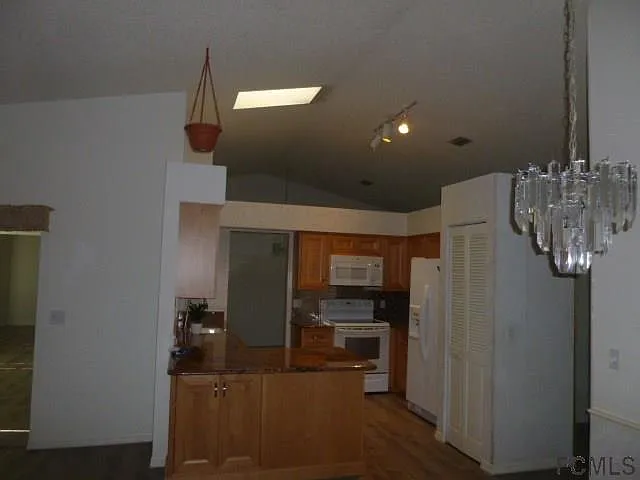 138 Barrington Dr — Photo 6