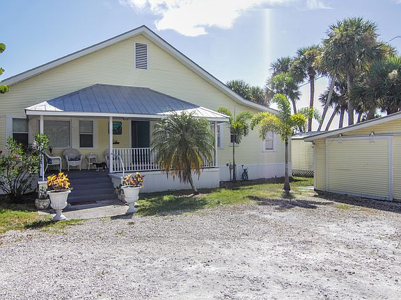4th image of 2665 NE Indian River Dr