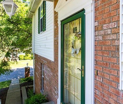 5th image of 111 Woodbridge Dr