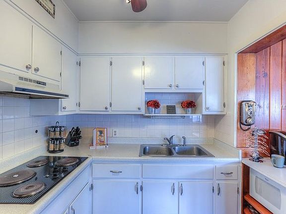 3rd image of 716 Langston Ct