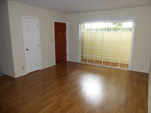 Living Rm w/ Large Walk-In Closet
