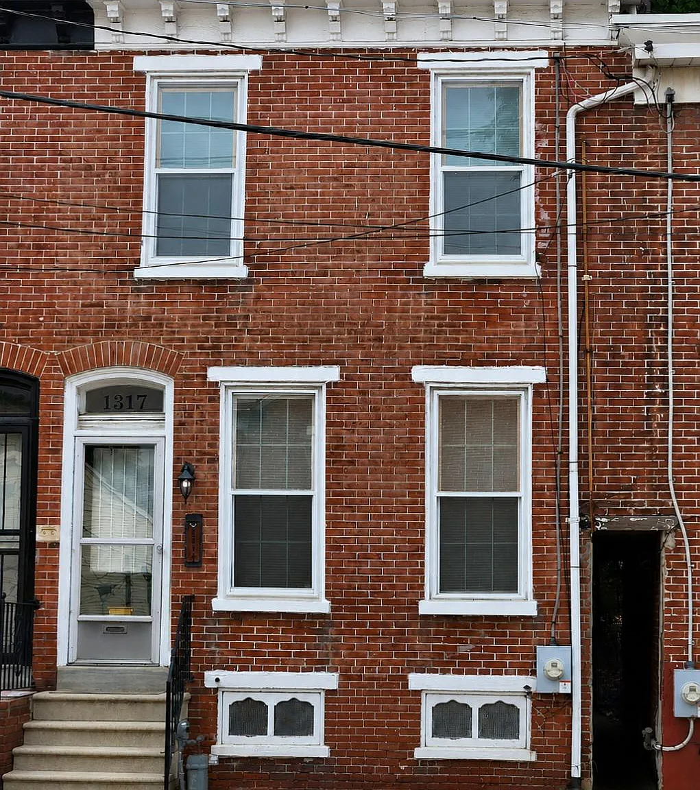 2 bed, 1.5 bath, 1325 sqft, $1,700 — Photo 1