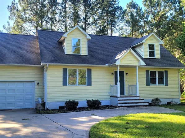 921 Hurricane Court, New Bern, NC 28560